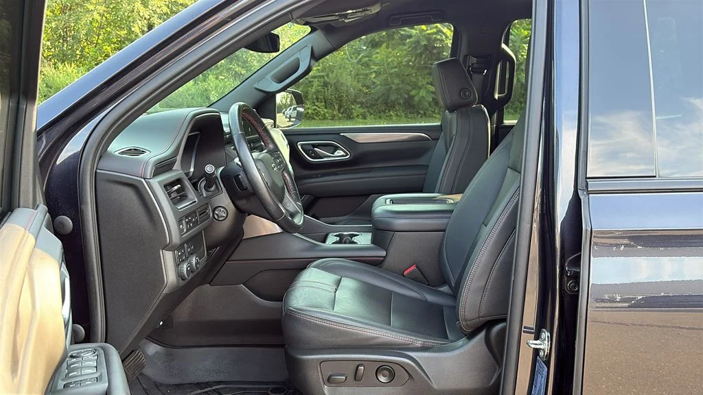 Used 2022  Chevrolet RST image 9