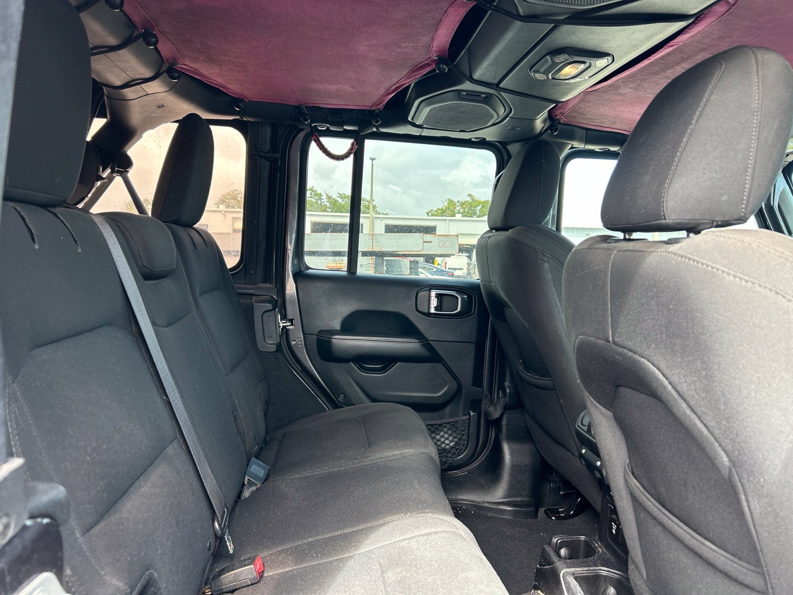 Used 2018 Gray Jeep Unlimited Sahara image 11