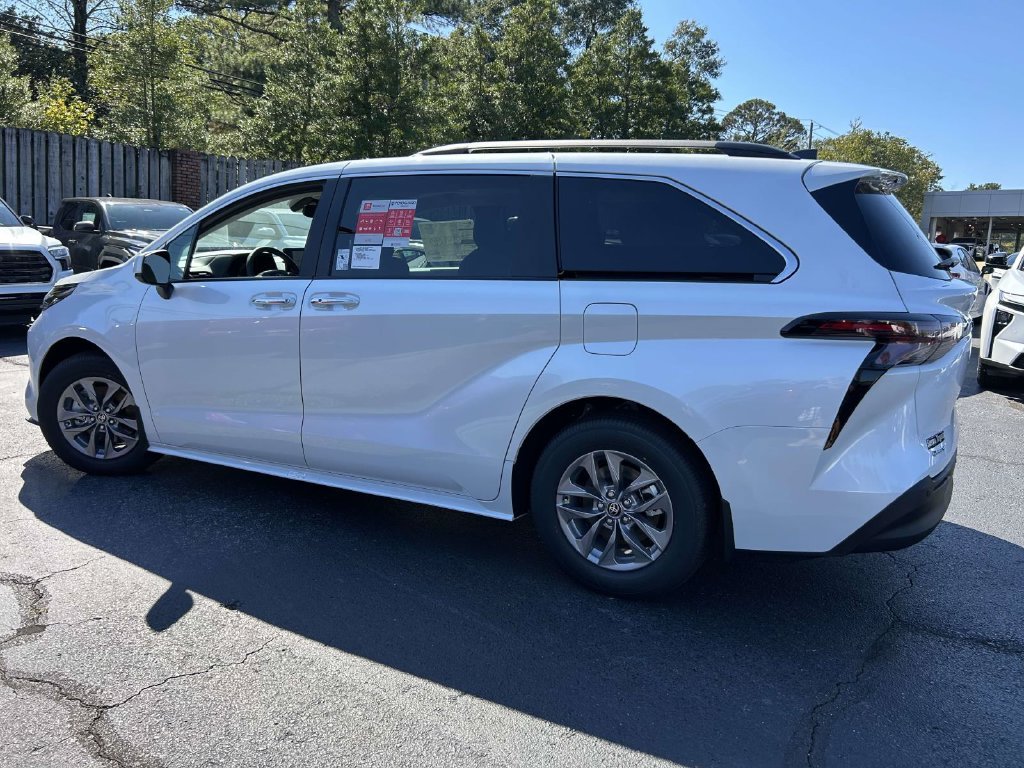 New 2026 Wind Chill Pearl Toyota XLE image 6