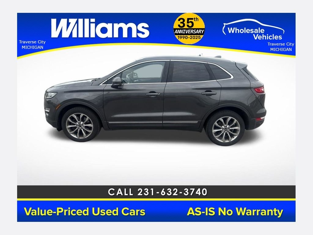 Used 2019  Lincoln Select image 1
