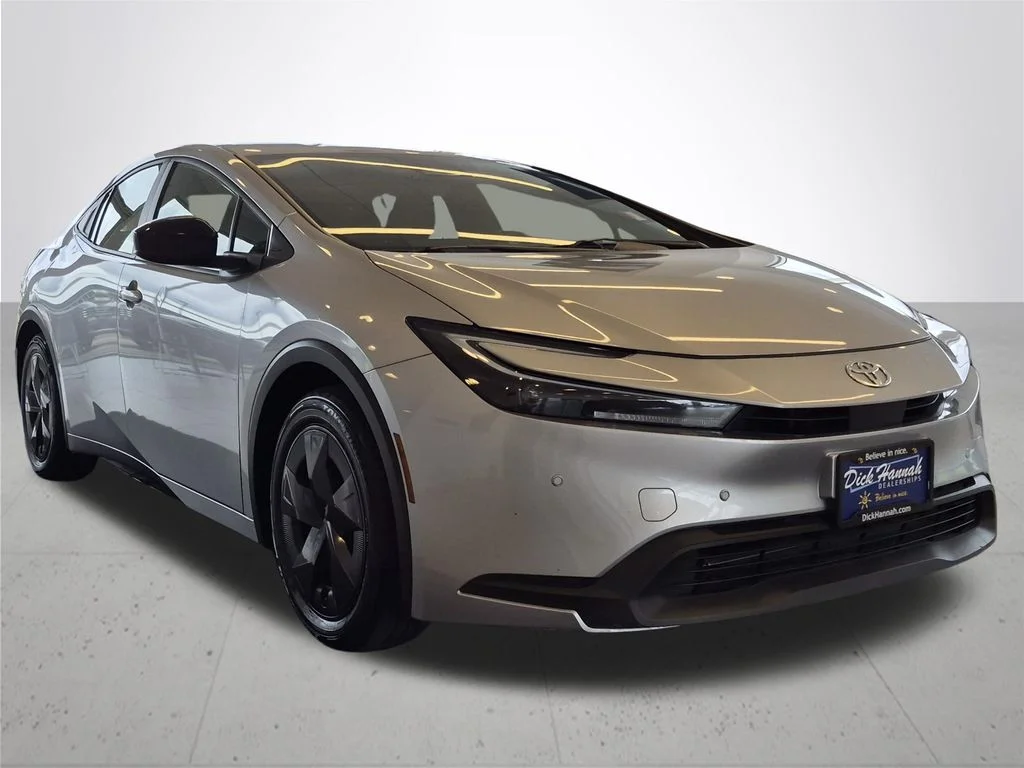 Used 2025 Gray Toyota LE image 5