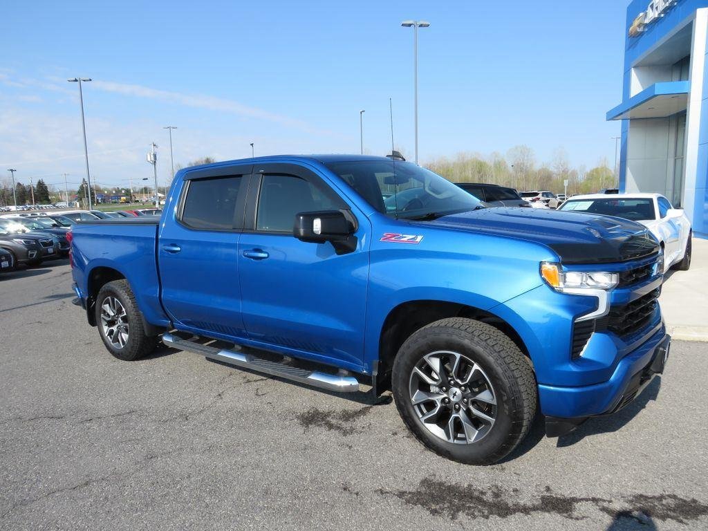 Used 2023 Glacier Blue Metallic Chevrolet RST image 3
