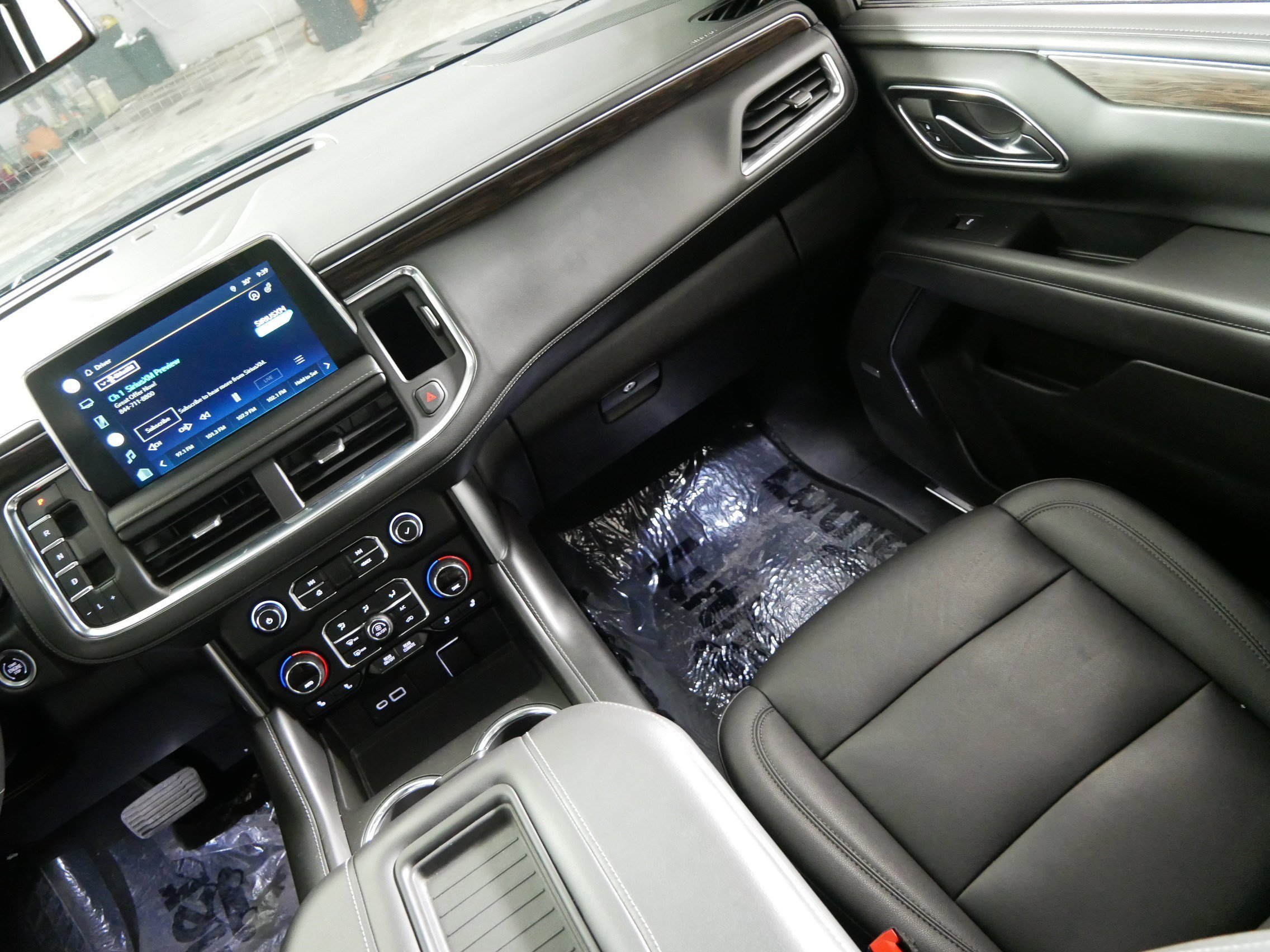 2022 Chevrolet Tahoe LT - Photo 11