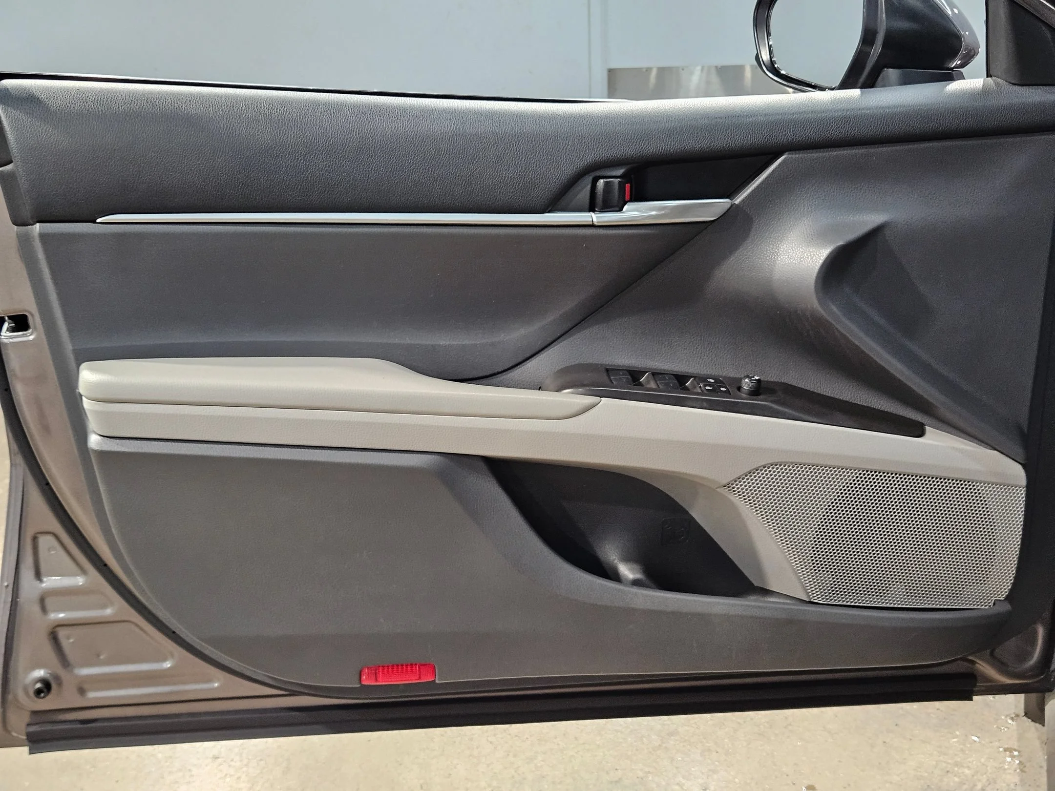 Used 2023 Predawn Gray Mica Toyota LE image 20