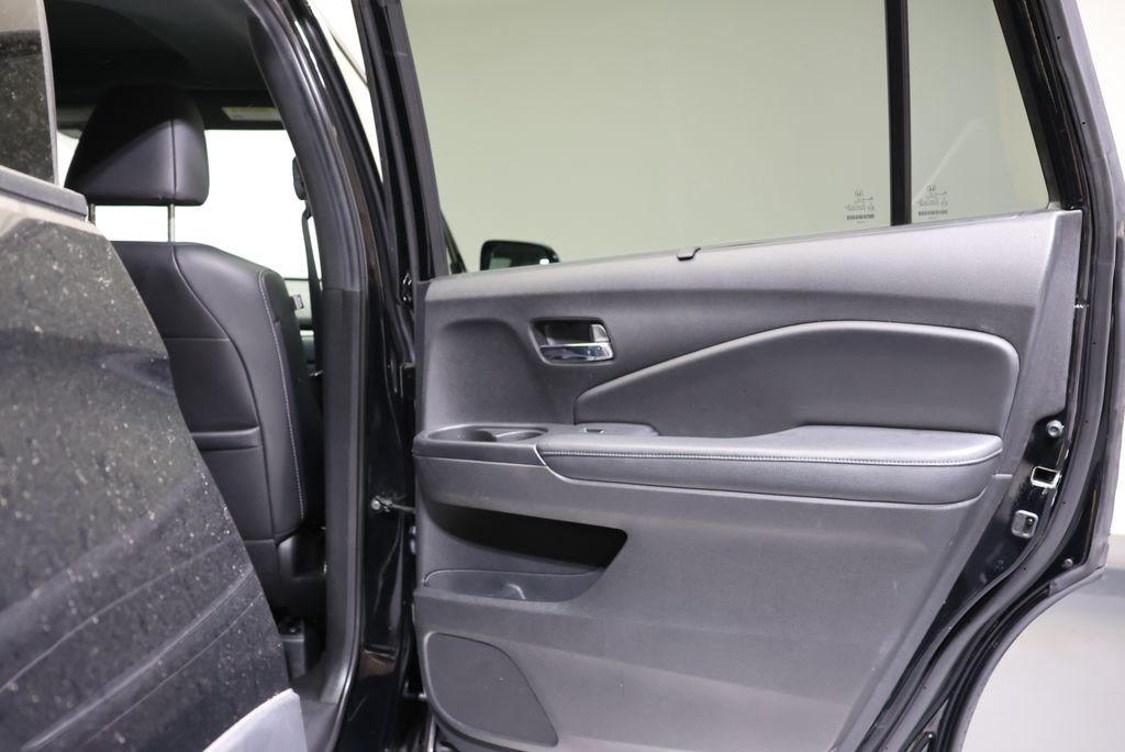 Used 2019 Crystal Black Pearl Honda Elite image 42