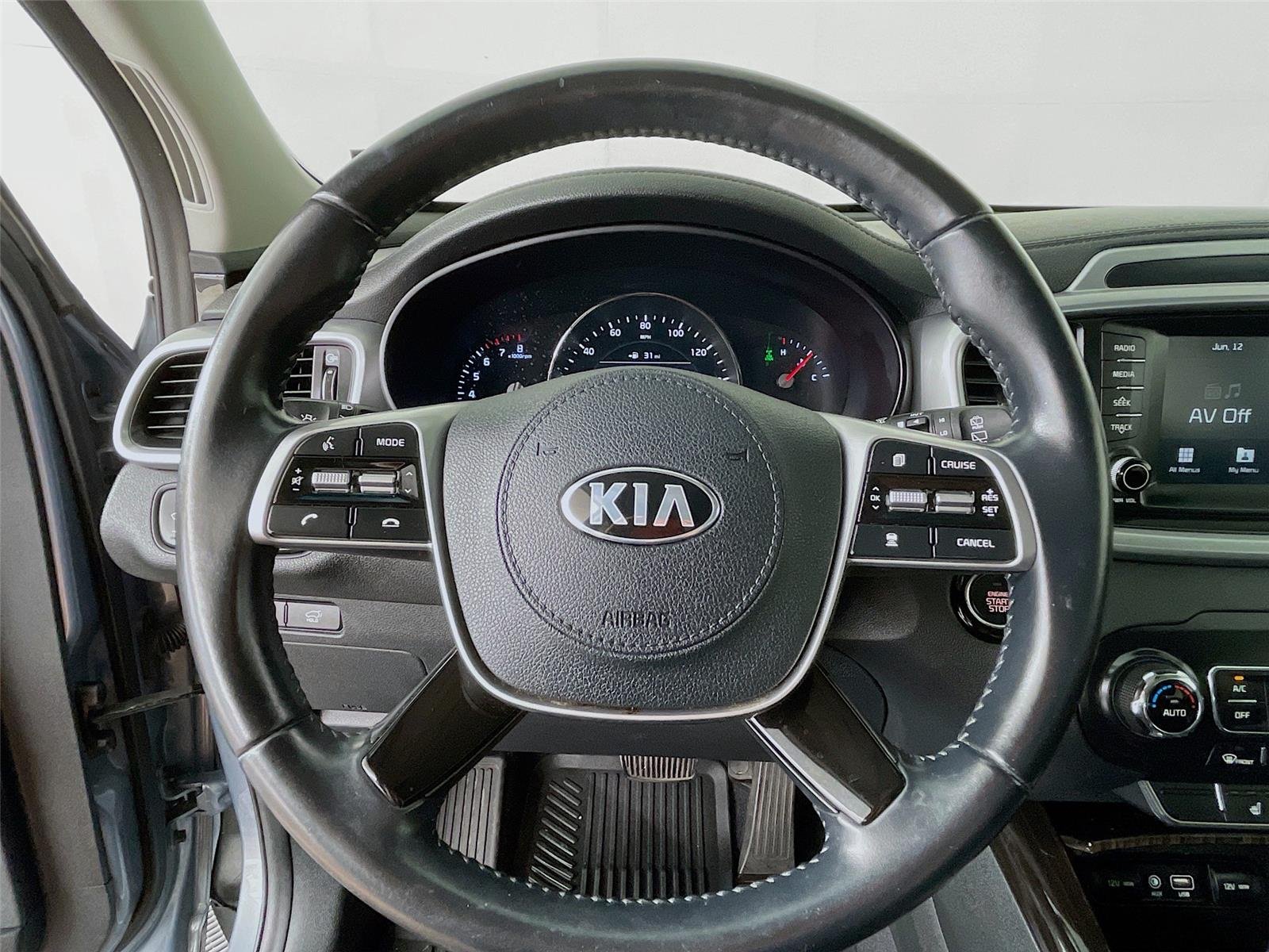 Used 2020 Everlasting Silver Kia EX V6 image 15