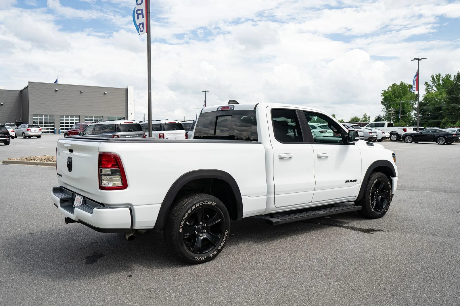 Used 2021 White Ram Big Horn/Lone Star image 10