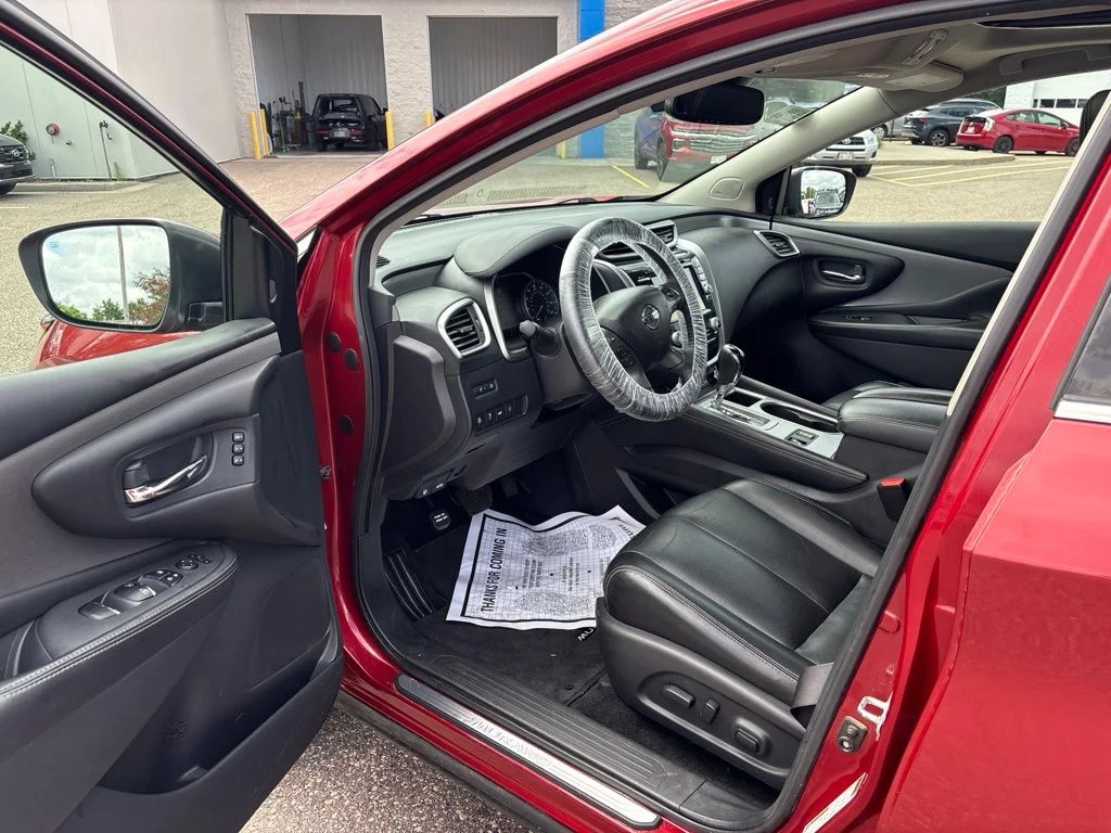 Used 2020 Cayenne Red Metallic Nissan SL image 10