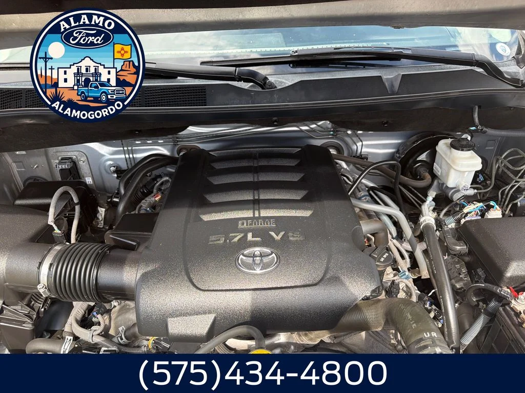 Used 2016 Silver Sky Metallic Toyota SR5 image 21