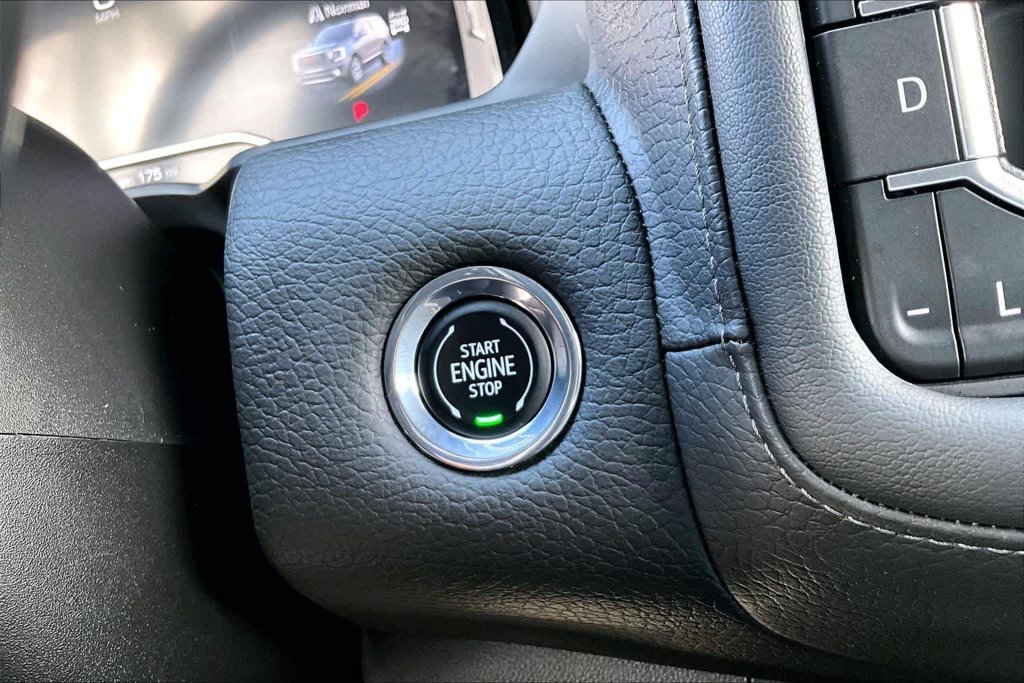 Used 2023 Silver GMC Denali image 33