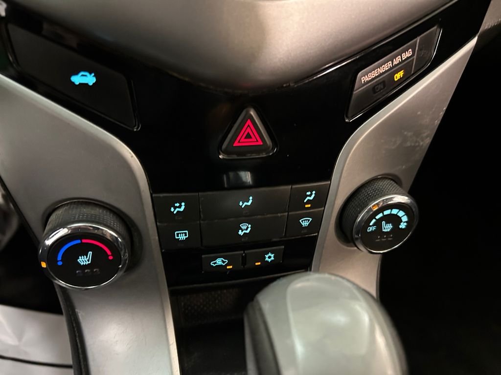 Used 2015 Silver Chevrolet 2LT image 30