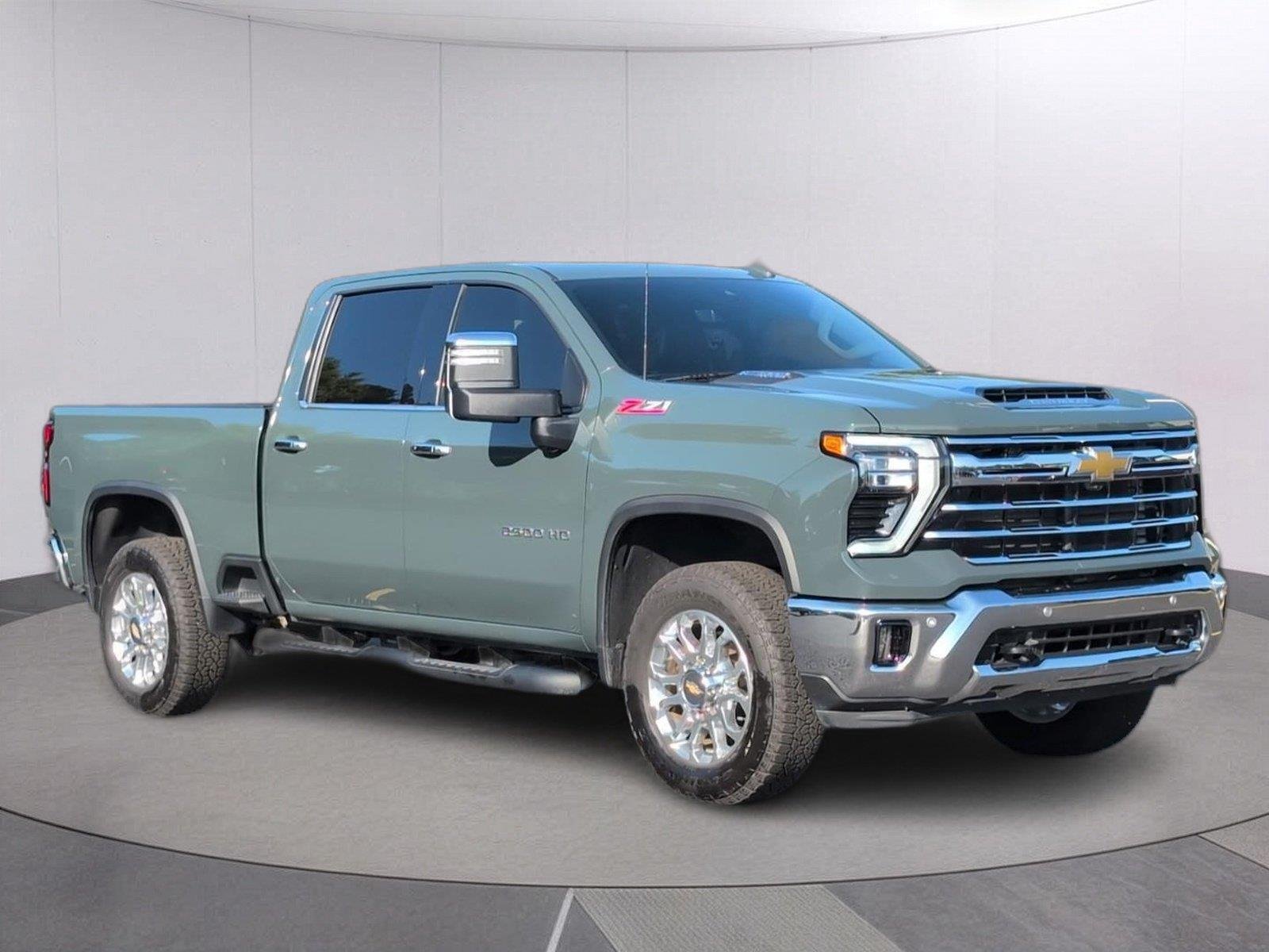 Used 2025 Cypress Gray Chevrolet LTZ image 8