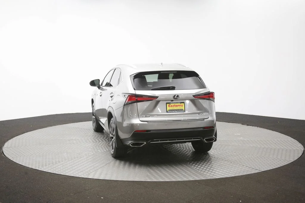 Used 2018  Lexus  image 62