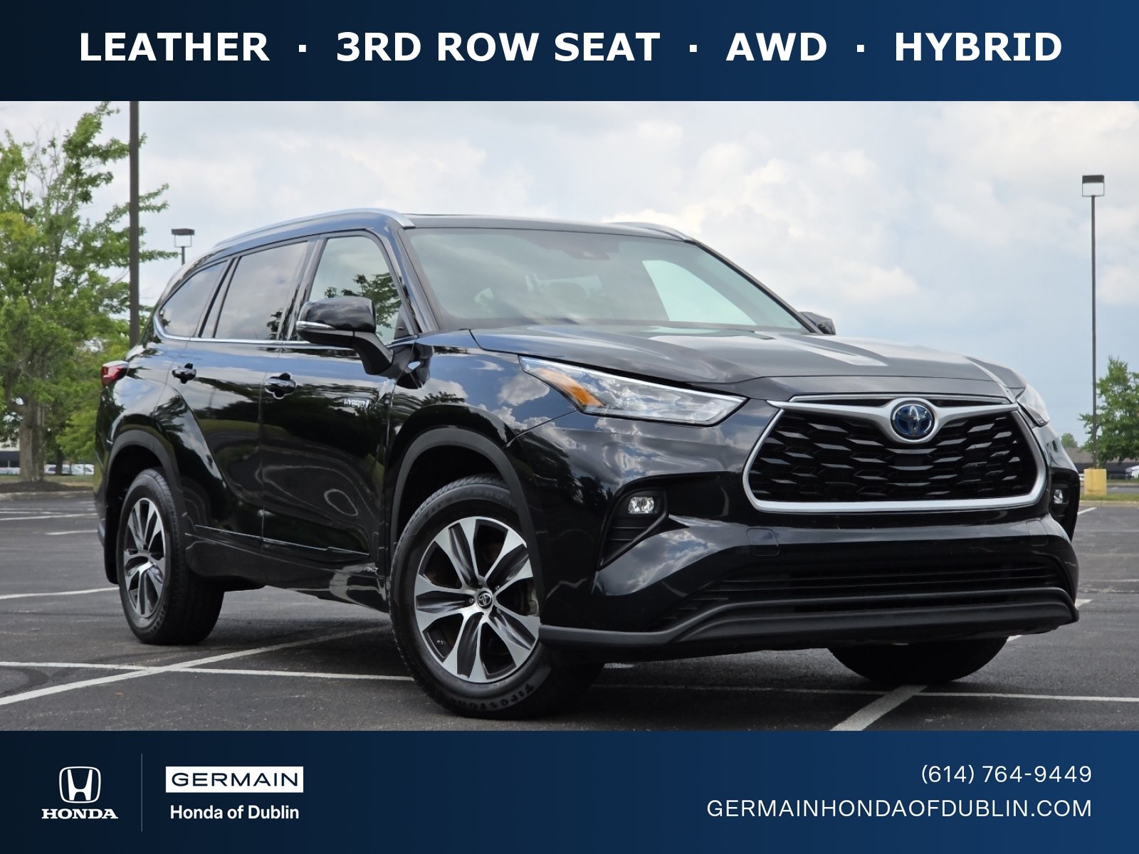 Used 2020 Midnight Black Metallic Toyota XLE image 1