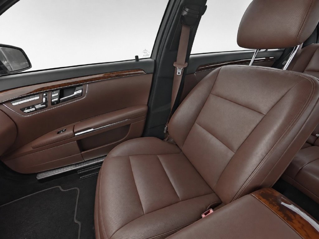 Used 2011 Brown Mercedes-Benz S 550 image 27