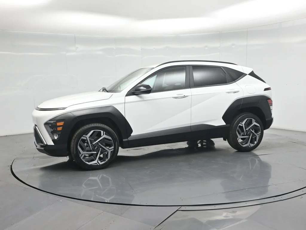 Used 2026 White Hyundai SEL Premium image 30