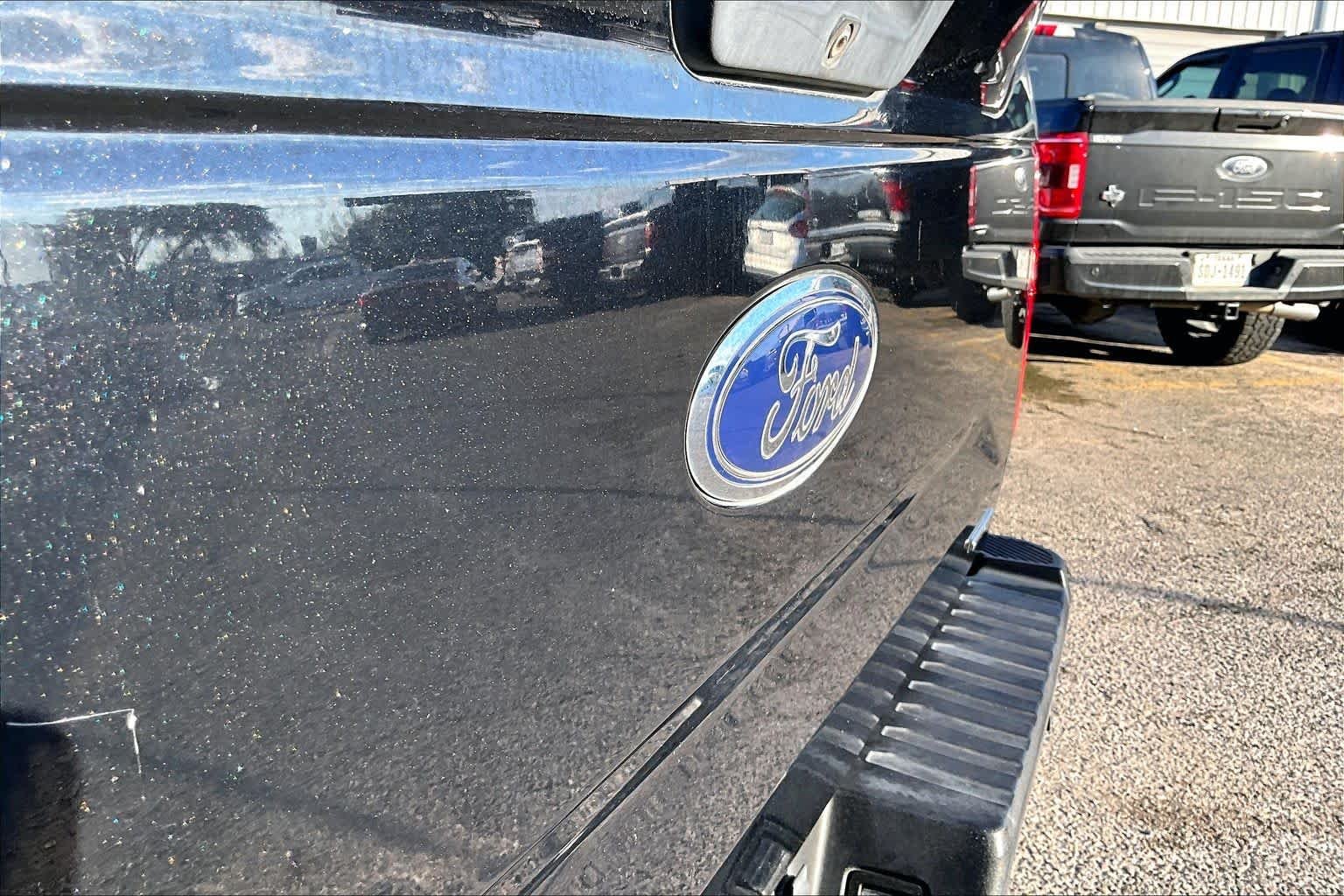 Used 2015 Tuxedo Black Metallic Ford XLT image 30