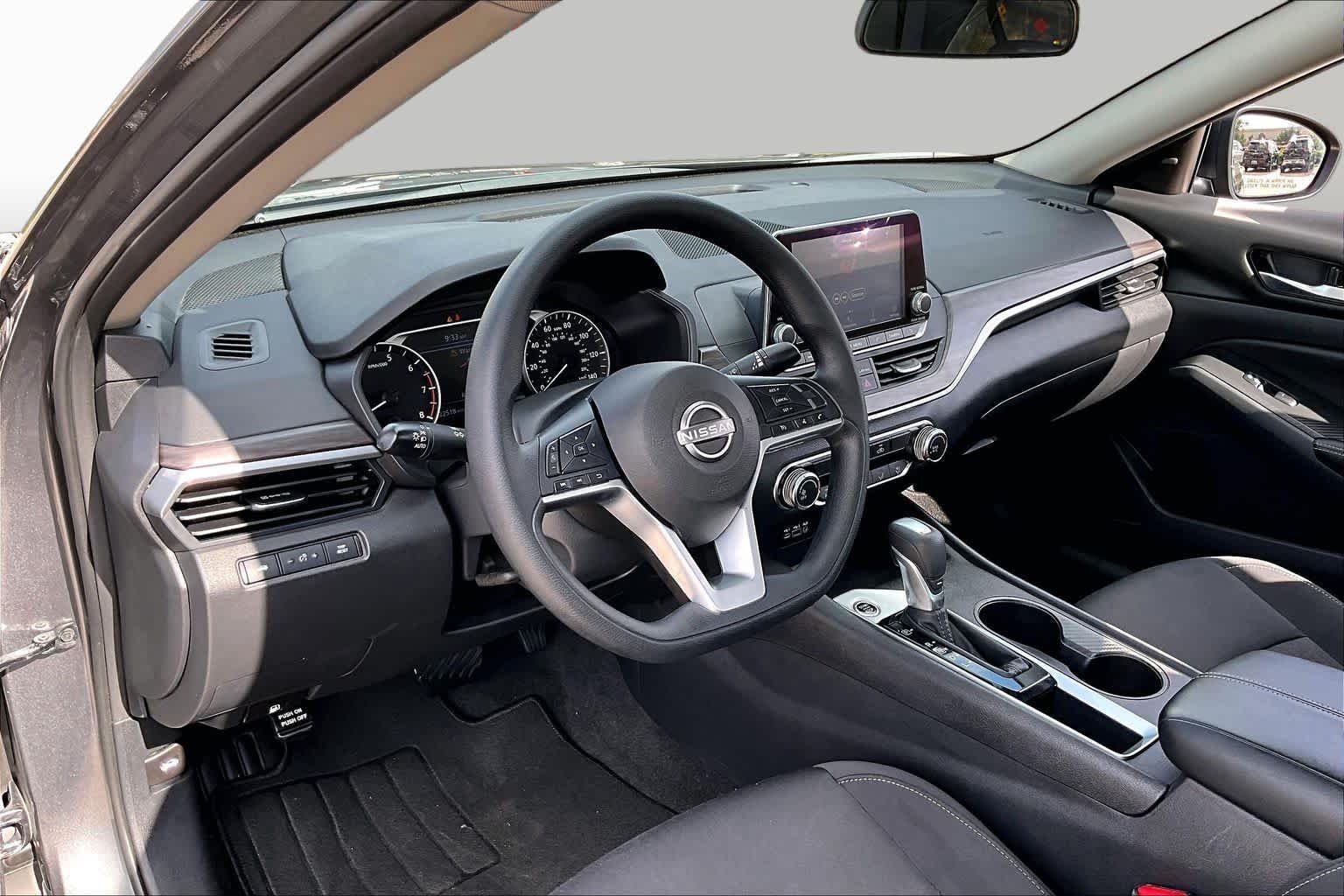 Used 2025 Gun Metallic Nissan SV image 18