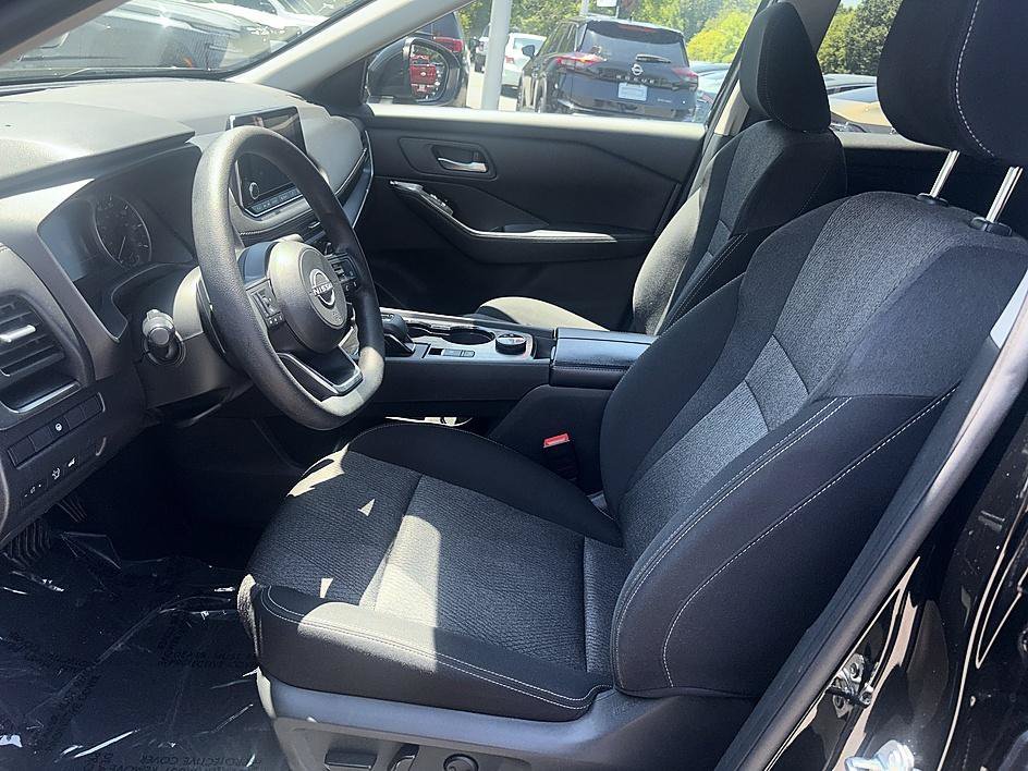 Used 2024 Super Black Nissan SV image 13