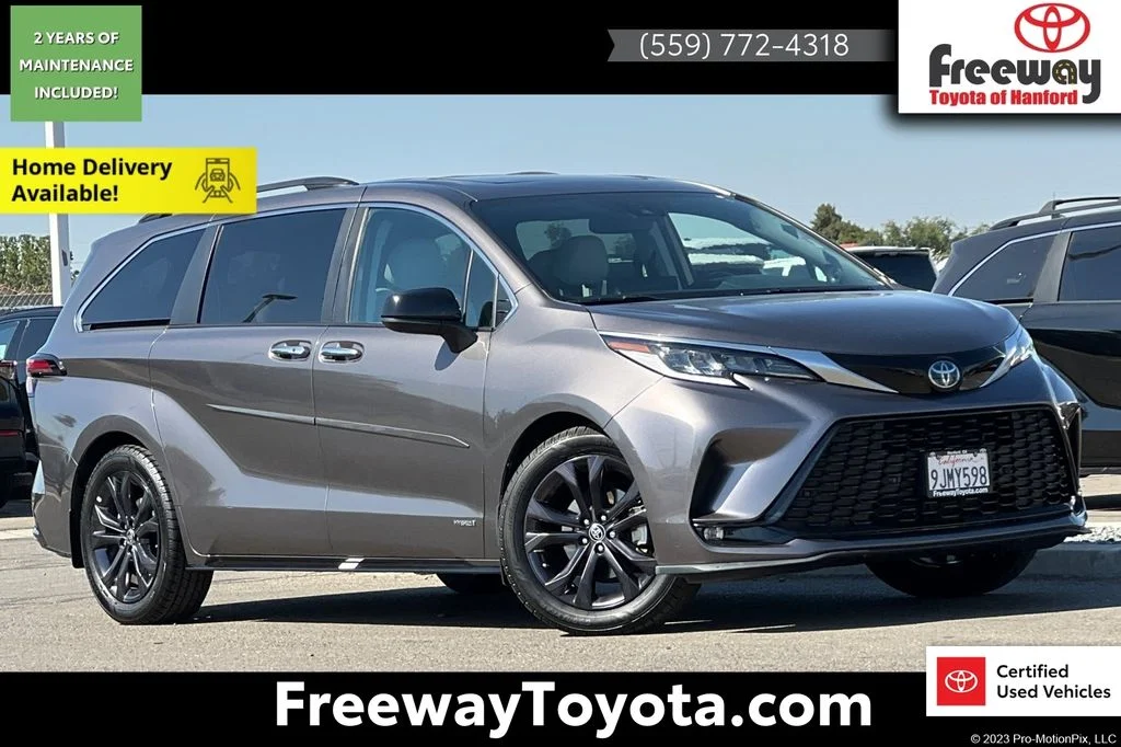2021 Toyota Sienna XSE 7-Passenger Hybrid FWD's photo