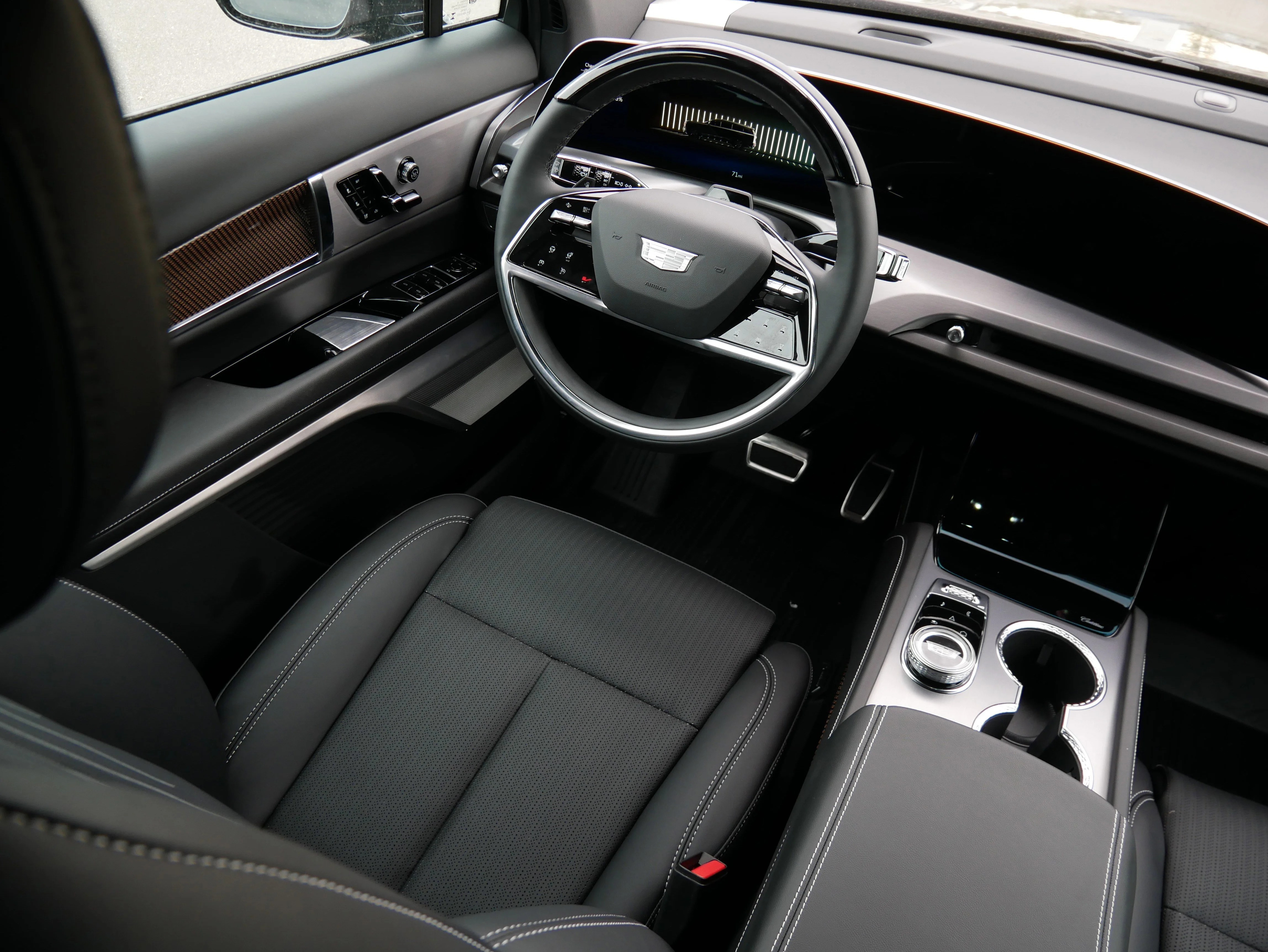 2026 Cadillac VISTIQ Sport - Photo 7