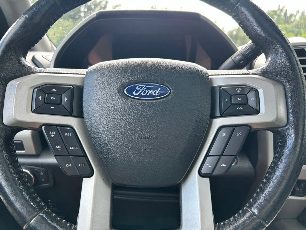 Used 2017 White Gold Metallic Ford Lariat image 22