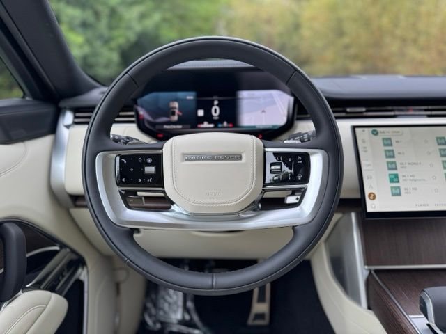 New 2027 Santorini Black Land Rover SE image 23