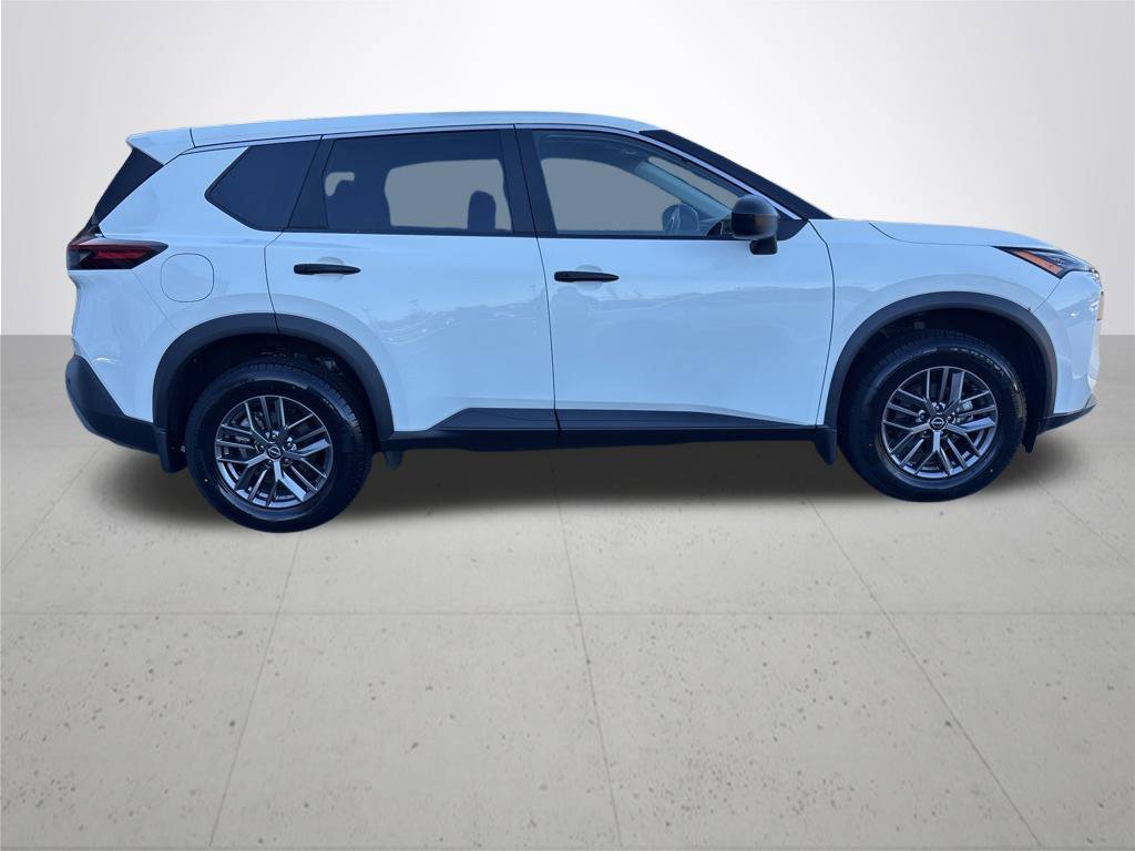 Used 2023 White Nissan S image 6