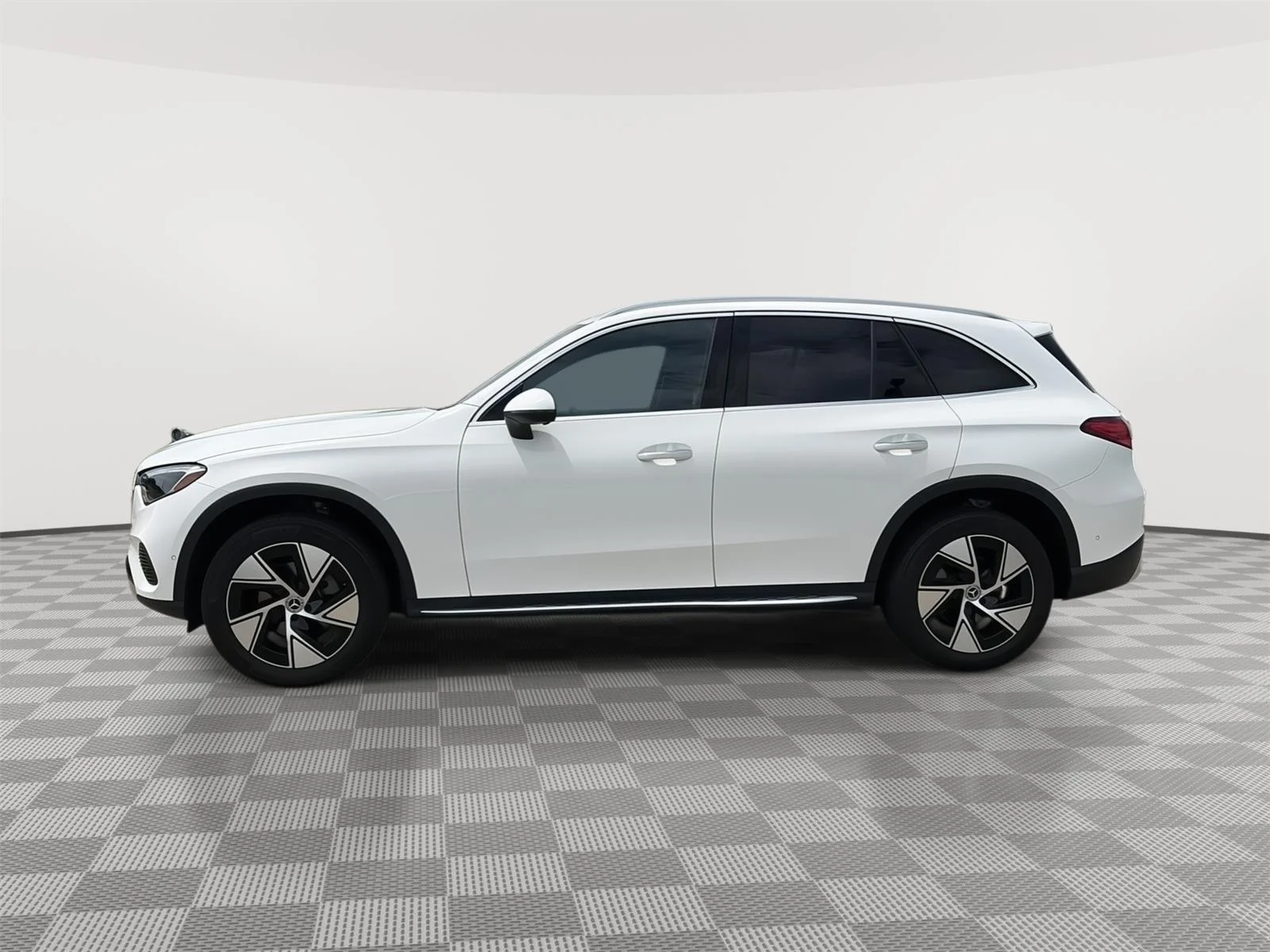 Certified Used 2024 Polar White Mercedes-Benz GLC 300 image 3