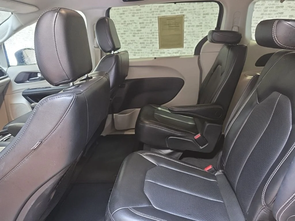 Used 2023 Ceramic Gray Clearcoat Chrysler Touring L image 14