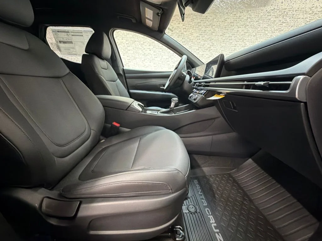 New 2027 Hampton Gray Hyundai SE image 11