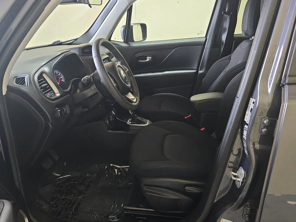 Certified Used 2023 Gray Jeep Latitude image 6