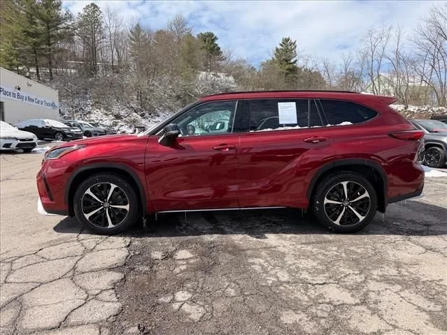 Used 2022 Red Toyota XSE image 9