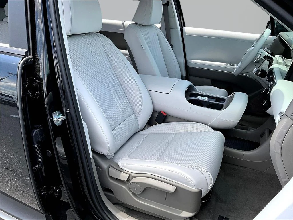 New 2026 Black Hyundai SEL image 10