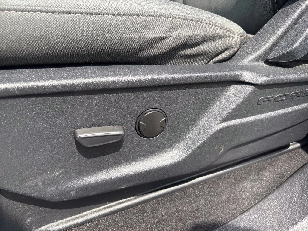 Used 2023 Black Ford XLT image 15