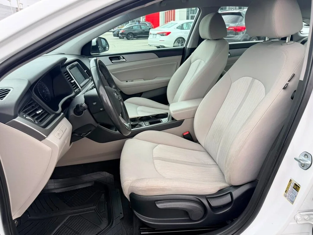 Used 2019 Hyper White Hyundai Hybrid Preferred Dilawri Certified   Local BC   Cl image 13