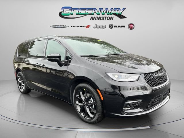 2026 Chrysler Pacifica Select's photo
