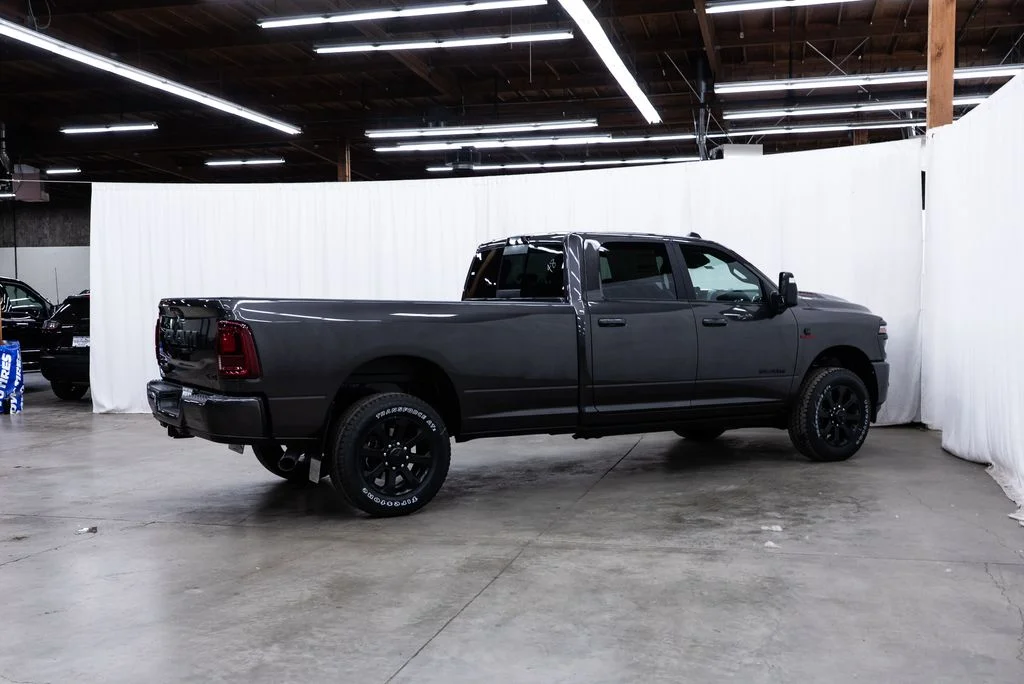 New 2026 Granite Crystal Metallic Clear-Coat Exterior Paint RAM Laramie image 6