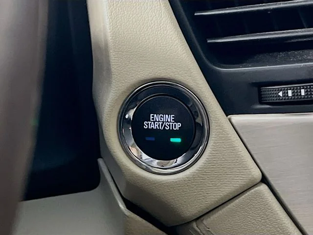Used 2017 White GMC Denali image 16