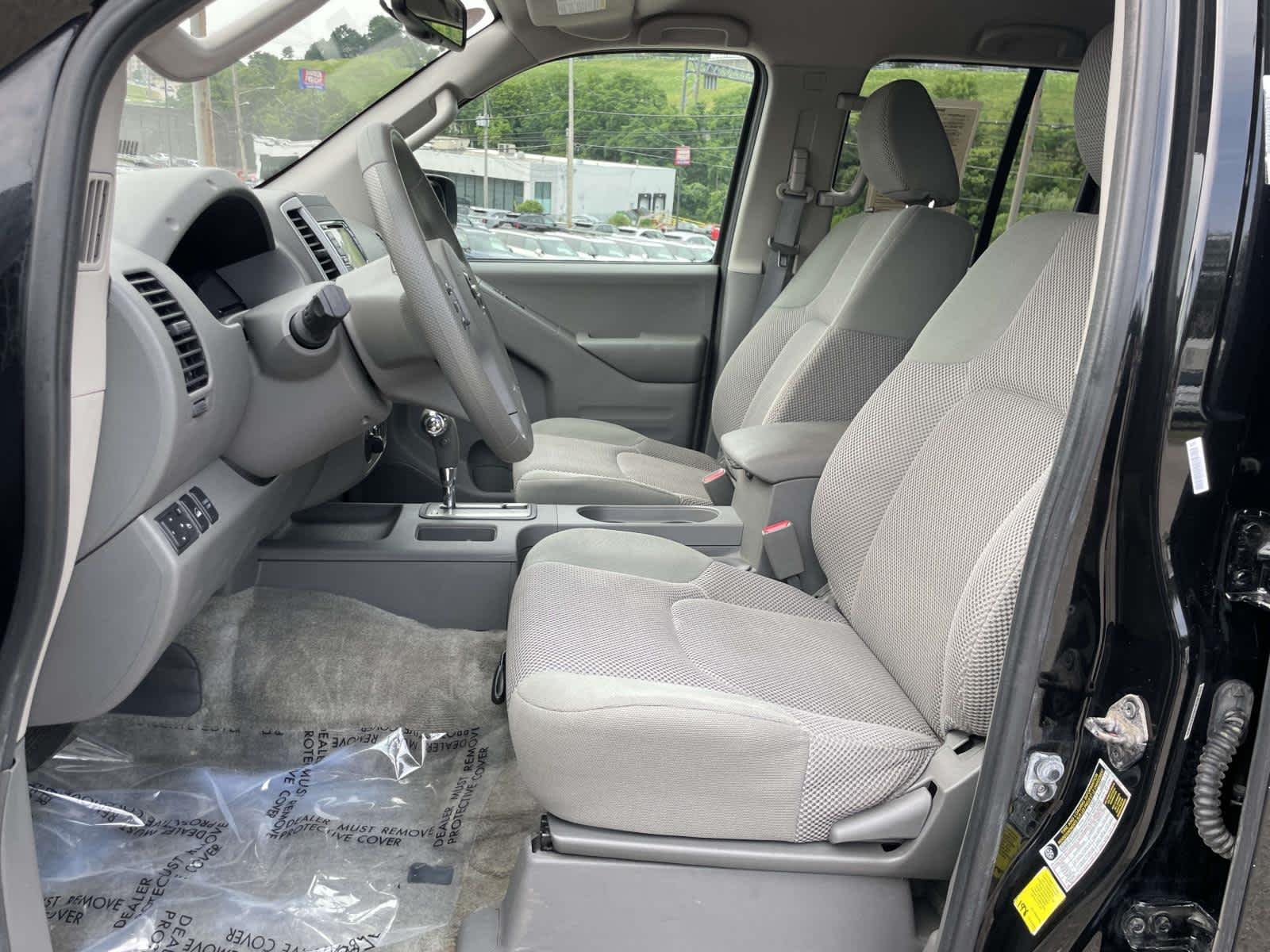 Used 2015 Super Black Nissan SV image 15