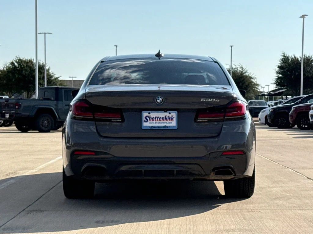 Used 2022 Gray BMW 530e iPerformance image 8