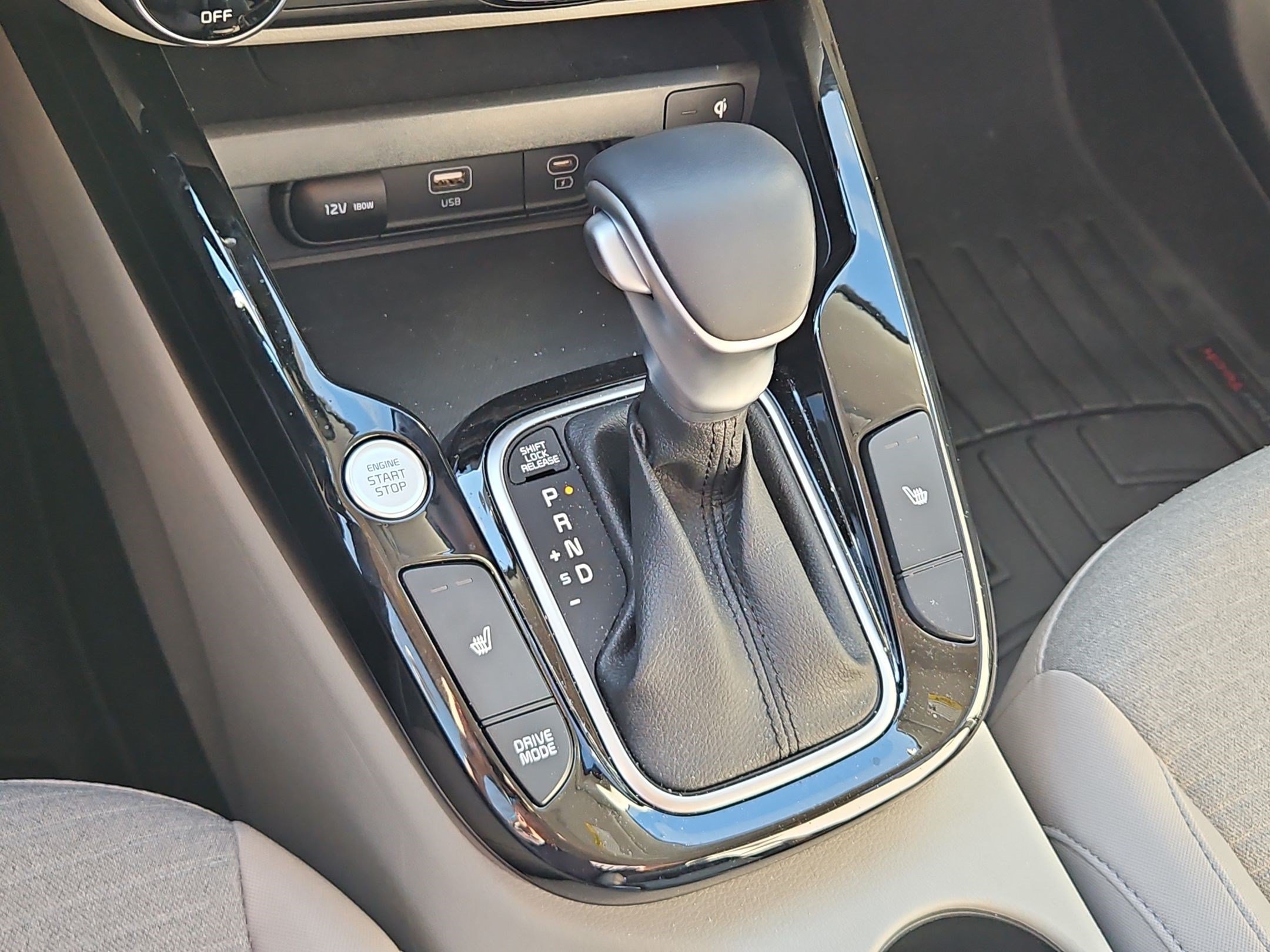 2024 Kia Soul EX - Photo 23