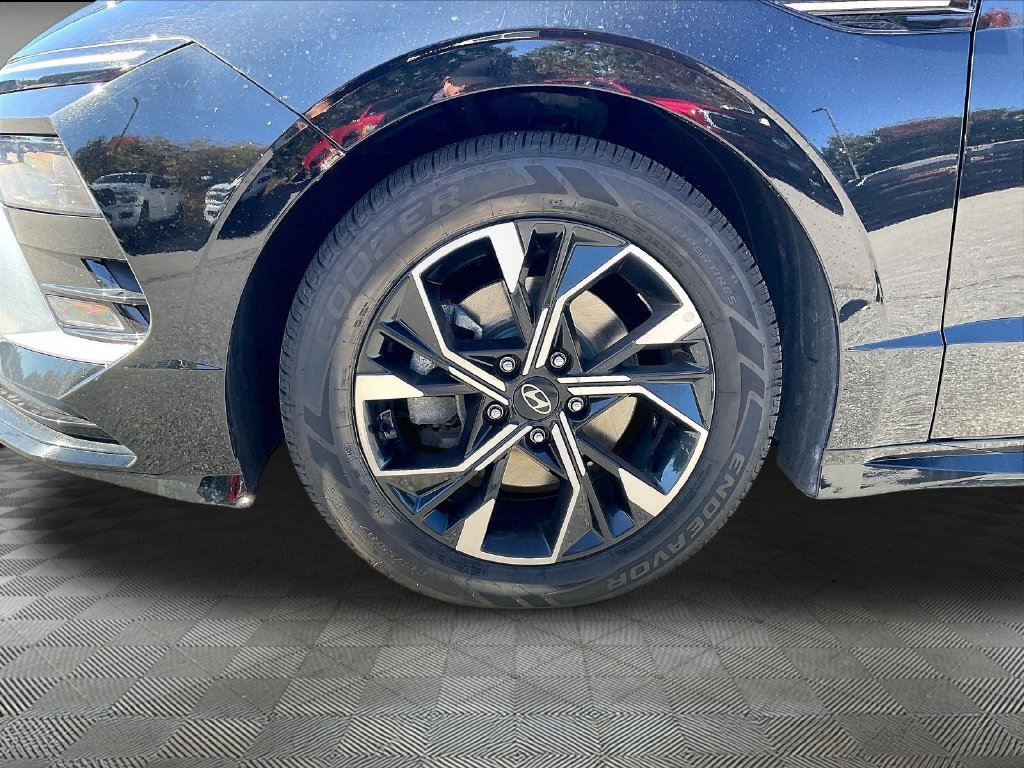 Used 2024 Onyx Black Hyundai SEL image 7