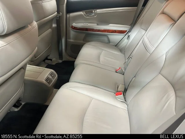 Used 2005 Blue Lexus 330 image 13