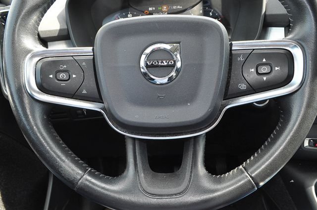Used 2019 Silver Volvo Momentum image 28