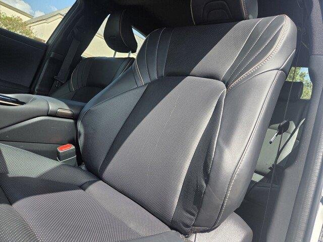 Used 2026 Oxygen White Toyota XLE image 11