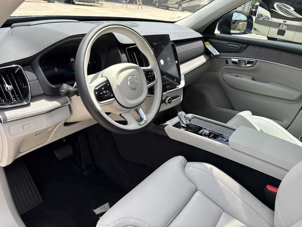 2026 Volvo XC90 Ultra - Photo 14