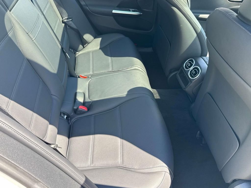 Certified Used 2025 Polar White Mercedes-Benz C 300 image 24