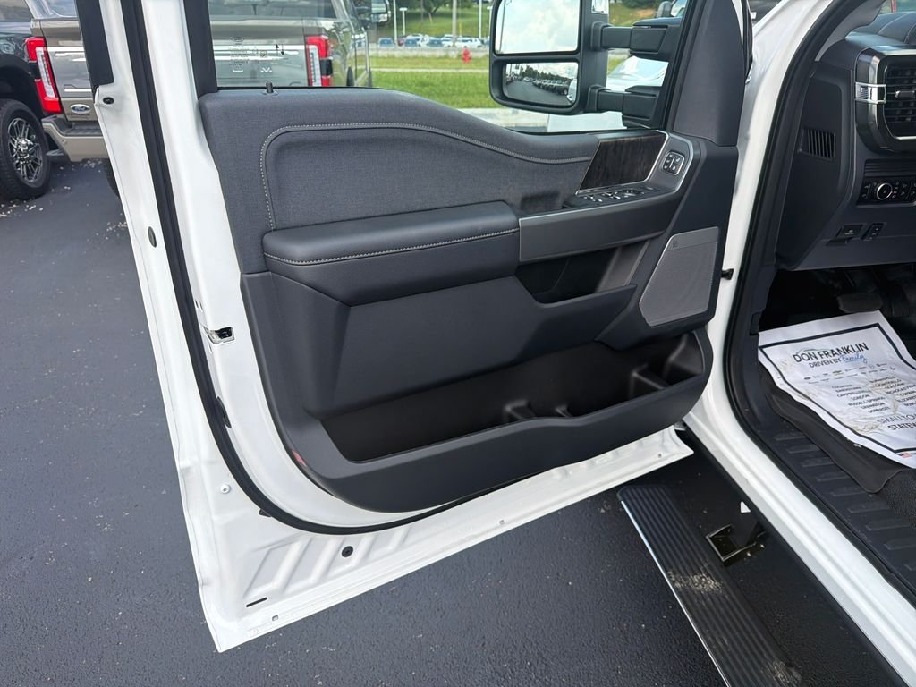 New 2026 Star White Metallic Tri-Coat Ford F-250® Lariat® image 12