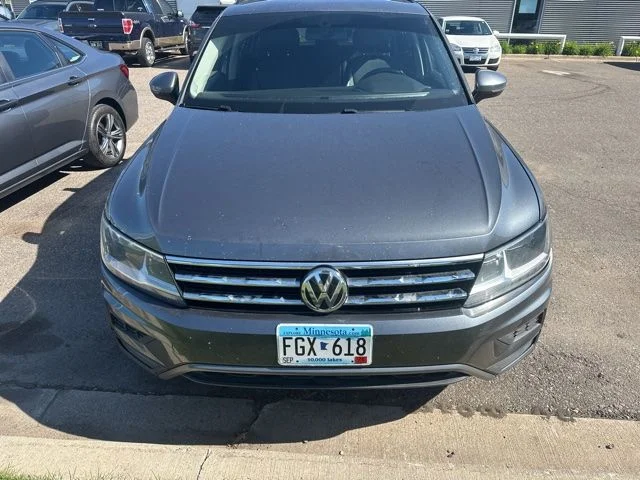 Used 2018 Platinum Gray Metallic Volkswagen 2.0T SE image 8